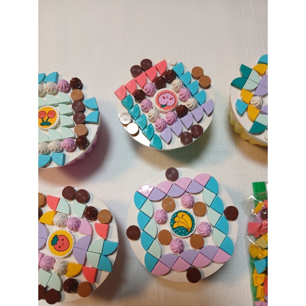 LEGO DOTS Creative Party Kit 41926 Cupcakes Lot with Bases - Picture 6 of 9